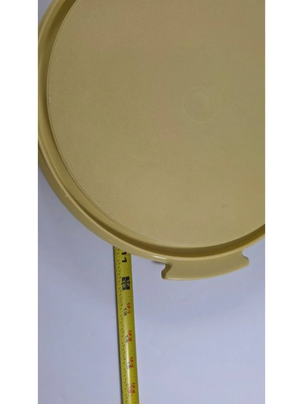 VINTAGE 70'S  TUPPERWARE CAKE CARRIER TAKER SUNBURST YELLOW 684-5 DOME